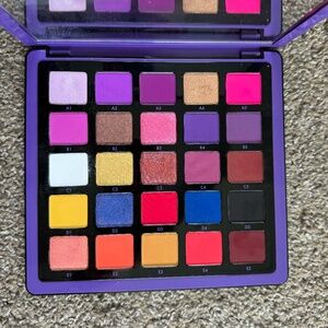 ABH "Norvina Pro Pigment, Vol. 1" eyeshadow palette